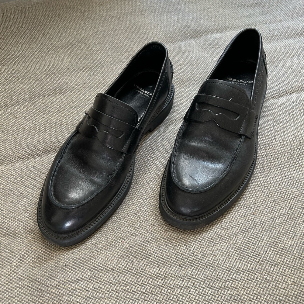 Vagabond Black Leather Loafers